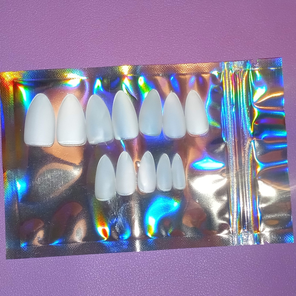Short Almond Press On Nails Sizing Kit